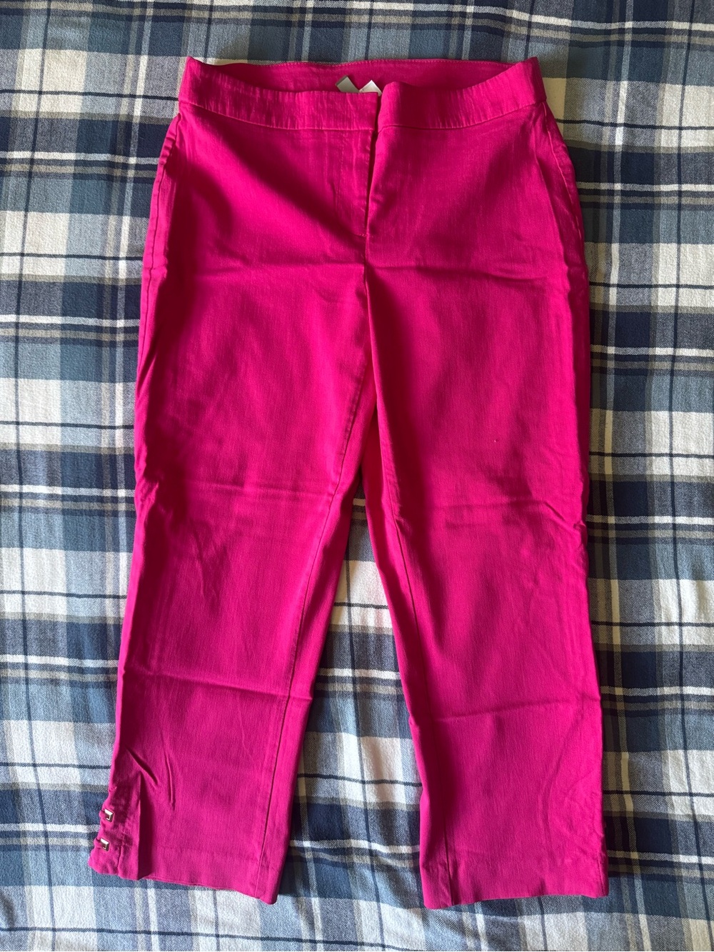 JM Collection Bright Fuchsia Pull-On Capri Leggings